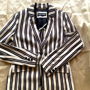 Light weight black and white blazer by Gerry Weber